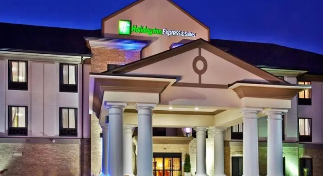 Студия Мансарда с видом на море Holiday Inn Express Hotel & Suites Crawfordsville by IHG