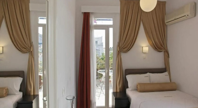 Metropolis Hotel