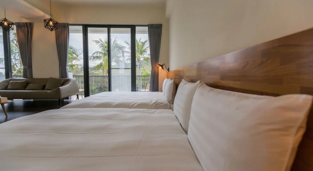 Номер Standard с балконом Rich Sunshine Inn