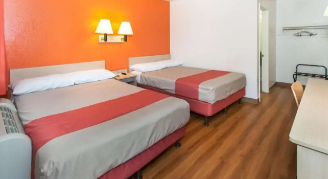 Четырёхместный номер Standard Motel 6-Rosemead, CA - Los Angeles