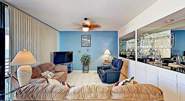 New Listing! Posh W/ Pool - Steps To Beach 2 Bedroom Condo