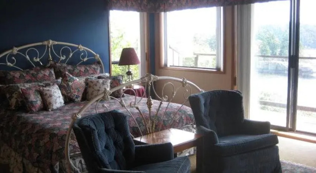 Stephenson Point Seaside B&B, Book Bed and Breakfast Nanaimo 