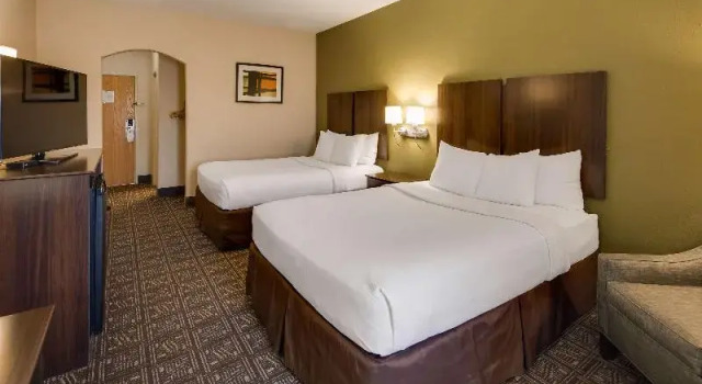 Четырёхместный номер Standard Best Western Rayne Inn