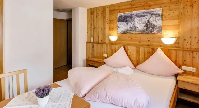 Апартаменты Classic Comfortable Apartment in Langenfeld With ski Storage