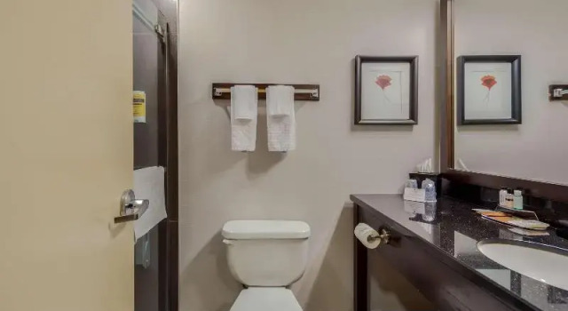 Люкс Standard Best Western Premier Denham Inn & Suites