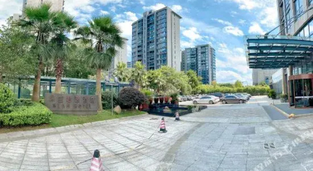 Milan Junyi Hotel, Prenota Hotel Hotel a Quzhou con parcheggio, Parcheggio