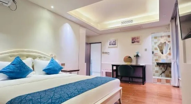 Люкс Grand с 6 комнатами с видом на море First Sight Sanya Seaview Sky Garden Inn