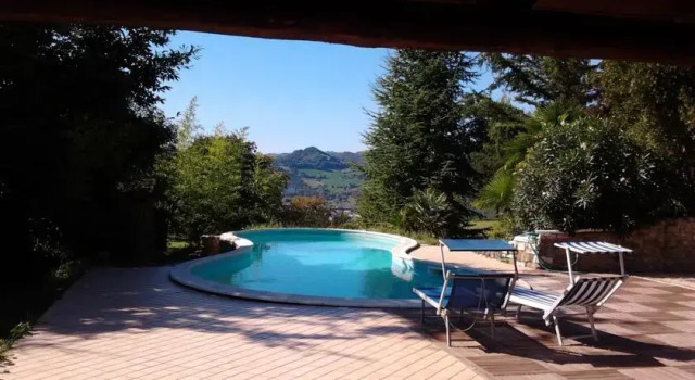 Country house Mezzanotte, Rezervovat Hotel Pergola 