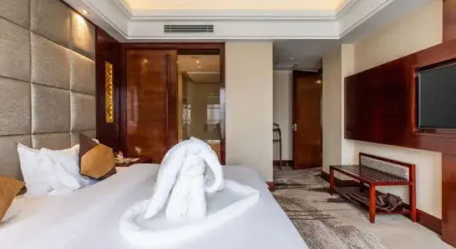 Люкс Maple Leaf Garden Hotel
