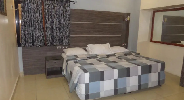 Люкс Royal с 2 комнатами с видом на внутренний двор Parkview Hotel Abuja