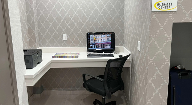 Super 8 by Wyndham San Francisco/Union Square Area, Забронировать Отель Отели Сан-Франциско с парковкой, рядом с Сады Йерба-Буэна, Парковка