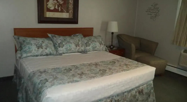 Номер Standard Colonial Valley Motel