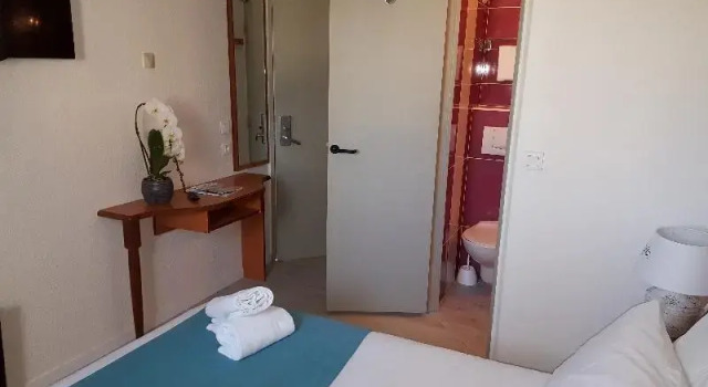 Одноместный номер Standard с балконом Hôtel initial by Balladins Torcy/Marne la Vallée