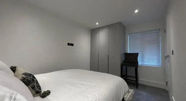 House - Sleeps 4 & Free Parking, Забронировать Дом для отпуска Виллы Большого Лондона, Вилла