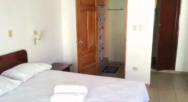 Foreigners Club Hotel, Забронировать Отель Отели Санто-Доминго с парковкой, рядом с Alcazar de Colon, Парковка