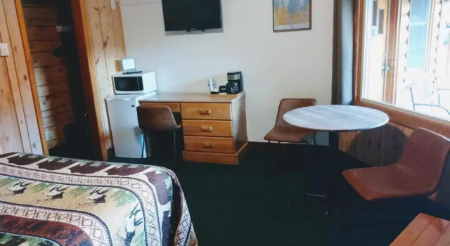 Четырёхместный номер Standard Lone Eagle Lodge