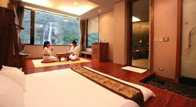 Naluwan Spring Resort Hotel