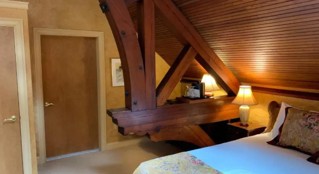 Belfry Inn and Bistro, Забронировать Отель «постель и завтрак» Отели Полуострова Кейп-Код 3 звезды, 3*