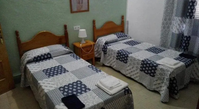 Hostal Villa Mercedes, Забронировать Вилла Чипиона Коста-де-ла-Лус, рядом с Музей El Camaleon Chipiona