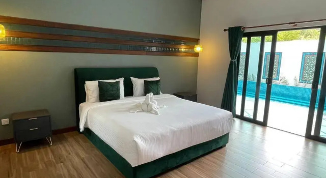 Villa Emerald: 3 Bedroom Pool Villa Near River