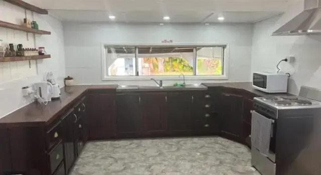 Коттедж с 3 комнатами Maryborough City Motel