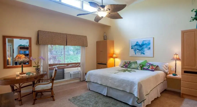 Puamana 25A: AC, spacious, updated, 8min hike to Anini, walk to shopping & more, Забронировать Отель Отели штата Гавайев с парковкой, Парковка