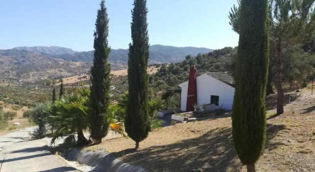 Коттедж с 3 комнатами Rural cottage VINCENT van Gogh, with spectacular pool & OPTIONAL private 6 guests jacuzzi