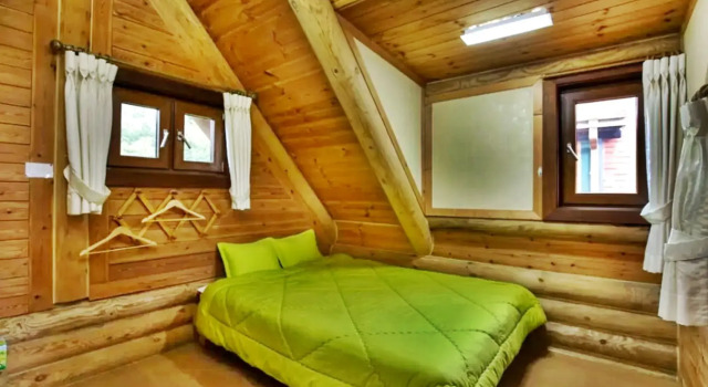 Jungmun Log Pension & Resort, Забронировать Курортный отель Отели Согвипхо с парковкой, Парковка