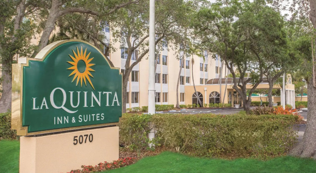 Четырёхместный номер Standard La Quinta by Wyndham Fort Lauderdale Tamarac