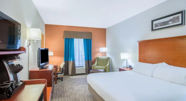 Номер Standard Holiday Inn Express Hotel & Suites Brattleboro by IHG