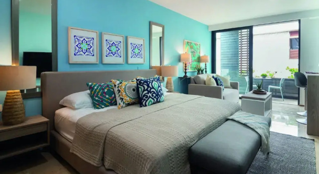 Номер Luxury Oceanview Infinity Pool, Steps to 5th Ave & Beach