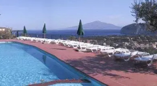 Трёхместный номер Standard с балконом Hotel Cristina