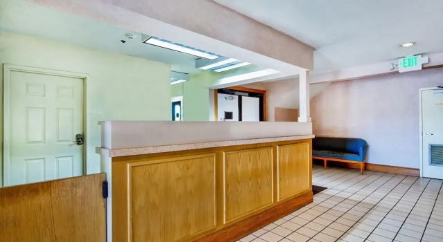 Motel 6 Jeffersonville, IN, Забронировать Мотель Мотели Луисвилл, Мотель