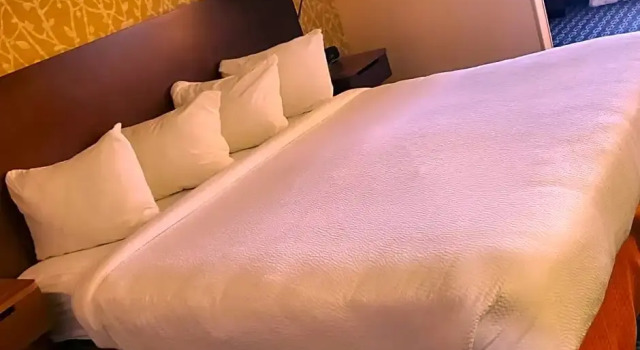 Двухместная студия Fairfield Inn & Suites by Marriott Enterprise