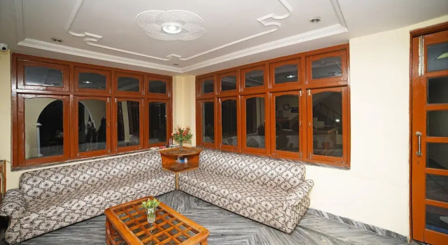 Pathik Resort, Rezervovat Lázně / Resort Mukteswar Uttarakhand
