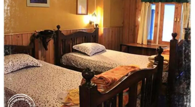 Двухместный номер Standard Cochrane Place By Teesta Hotels