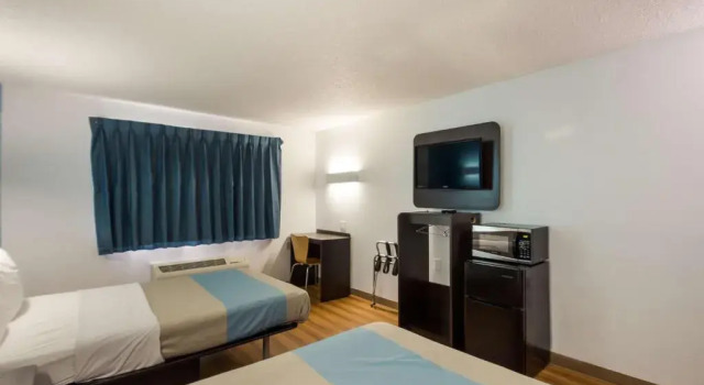 Четырёхместный номер Standard Motel 6-Rothschild, WI