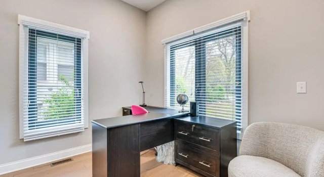 3 Mi to Mercedes-benz: Home w/ Office & Backyard!, Boek Vakantiehuis Hotels in Georgia met parkeren, Parkeren