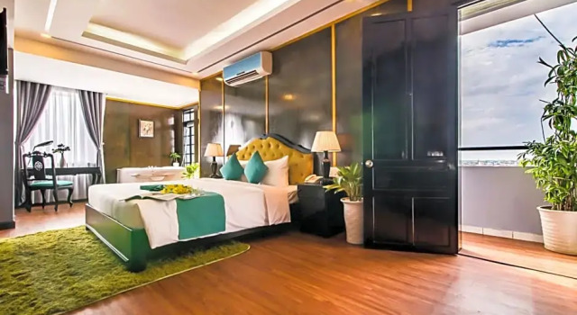 Люкс с видом на реку The Sunriver Boutique Hotel Hue