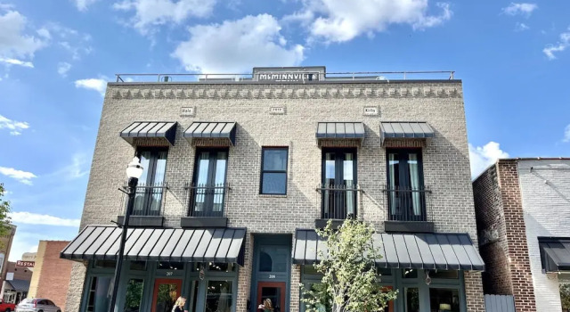 Rooftop on Main Street Downtown Mcminnville, Rezerwuj Hotel McMinnville Tennessee