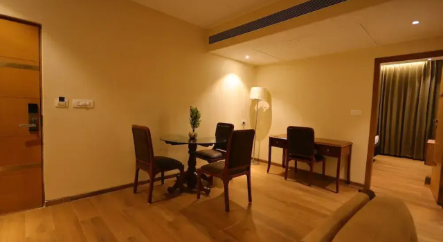 Люкс Luxury Hotel Aashray Inn