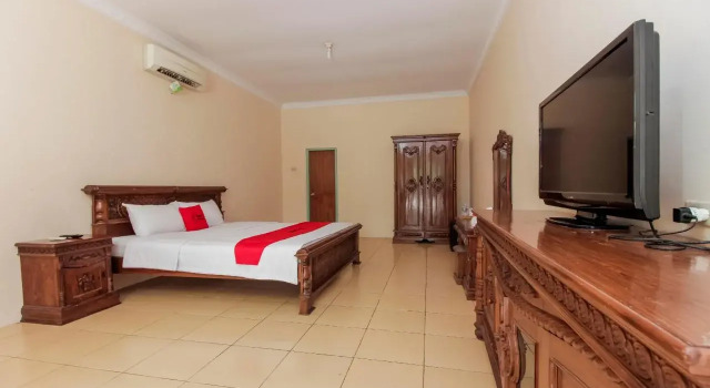 RedDoorz Plus @ Pangkal Pinang Mentok, Rezerwuj Hotel Pangkalpinang Sumatra