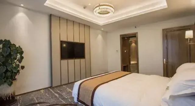 Люкс Executive West City International Hotel
