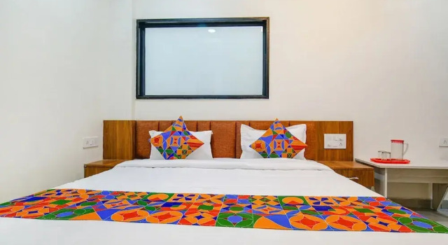 Номер Luxury FabHotel Shree Nakoda Paradise