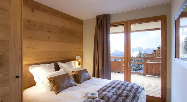 Chalet in Les Deux Alpes With Hot Tub, Забронировать Шале Мон-де-Ланс Oisans, рядом с Горнолыжный подъемник Жандри 3S