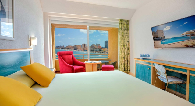 Семейный номер Standard с видом на море Hotel Servigroup Galua