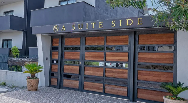 A Suite Side