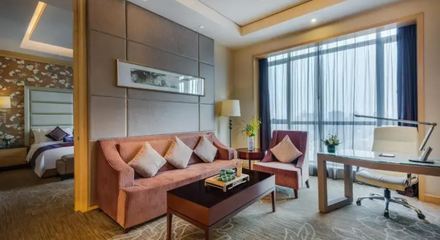 Клубный люкс Crowne Plaza Xiangyang by IHG