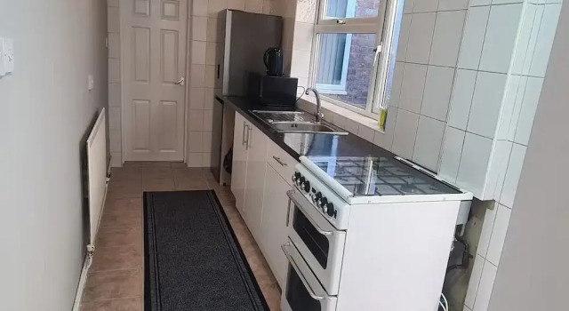 Stylish Central Home - Sleeps 4 & Private Garden, Забронировать Отель Отели Англии 3 звезды, 3*