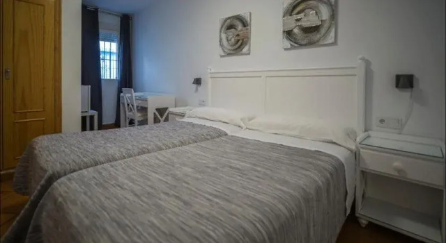 Hostal San Ramon, Забронировать Отель Марбелья Коста-дель-Соль, рядом с Автобусный вокзал Марбельи